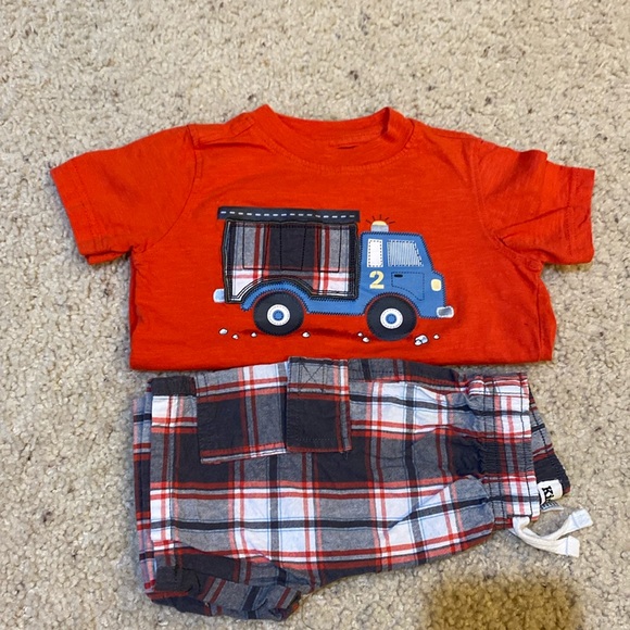 Trucks! Boys 24Month / 2T plaid shorts outfit - Picture 1 of 4